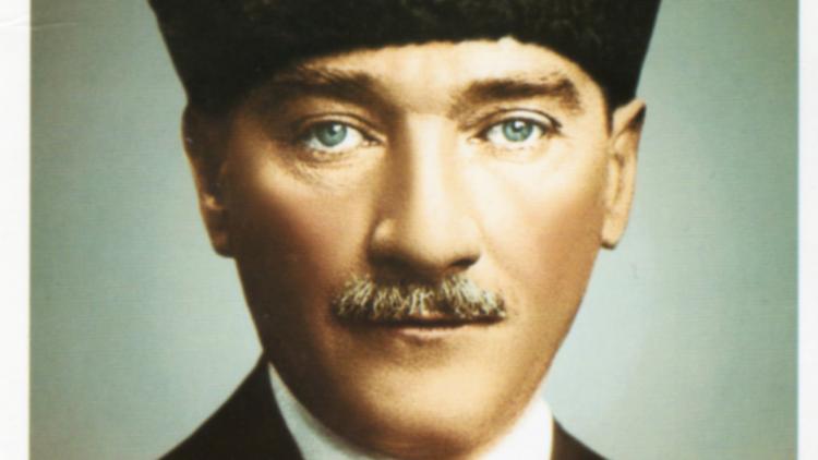 Una fotografia di Atatürk